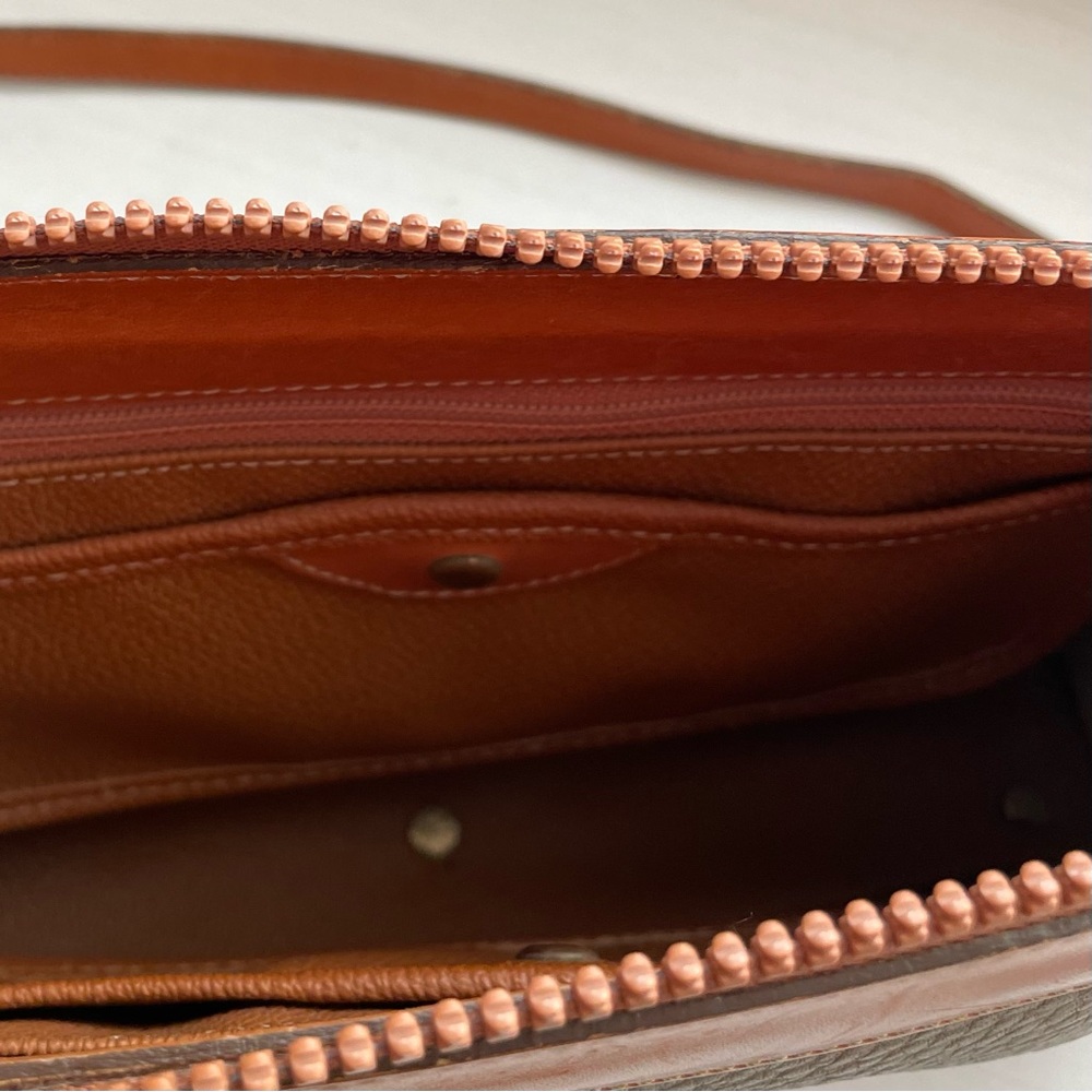 Vintage 80’s Dooney & Bourke Crossbody Handbag - Picture 10 of 11